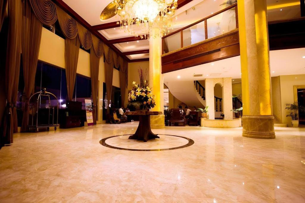 San Jiang Grand Hotel Vientiane Exteriör bild